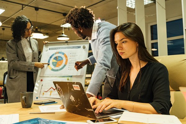 Comment les startups de la fintech peuvent-elles tirer parti des webinars pour acquérir de nouveaux clients?